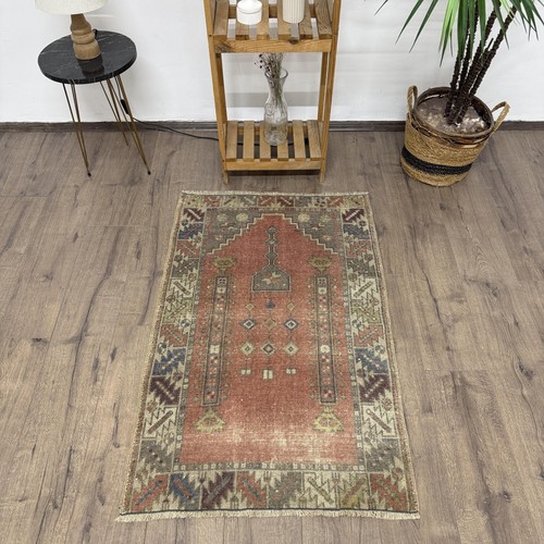 Turkish 5x3 prayer rug - turkish, 2.5x3.8